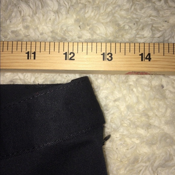 New York and Company Capri Size 2 trousers - Picture 3 of 4